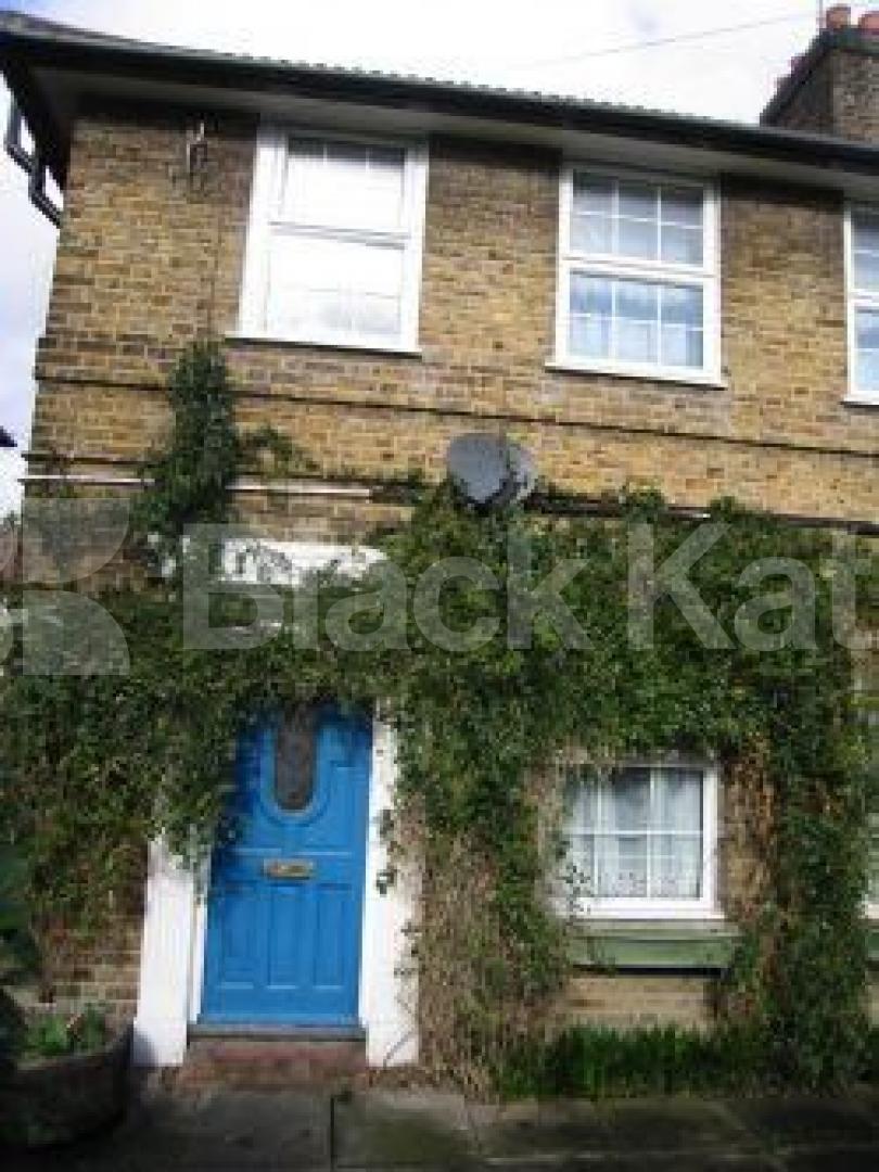 			3 Bedroom, 1 bath, 1 reception Flat			 Oakworth Road, LADBROKE ROAD W10